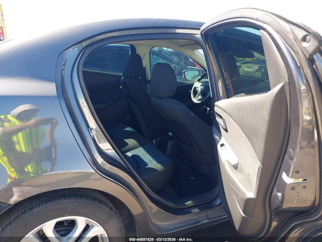 3MYDLBYV4HY177125 Toyota YARIS IA