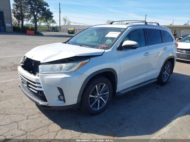 Toyota Highlander Xle 2017 5TDJZRFH2HS475119 Image 2
