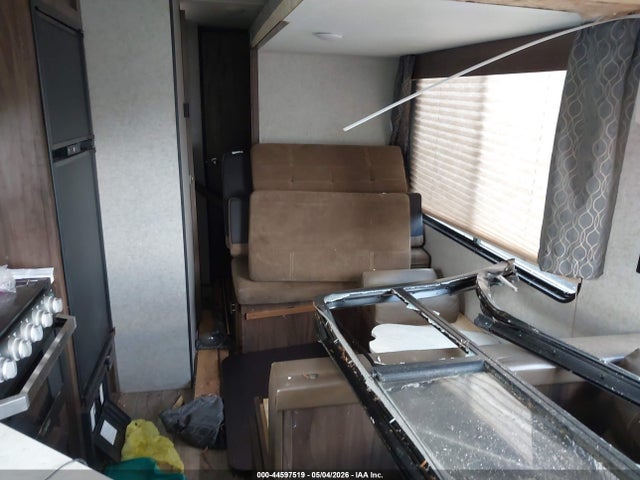 44597519 :رقم المزاد ، 4X4TCKF22KX135624 vin ، 2019 Forest River Cherokee مزاد بيع