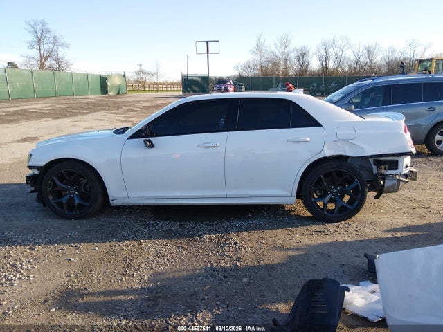 2022 Chrysler 300 S მანქანა იყიდება აუქციონზე, vin: 2C3CCABT6NH154608, აუქციონის ნომერი: 44597541