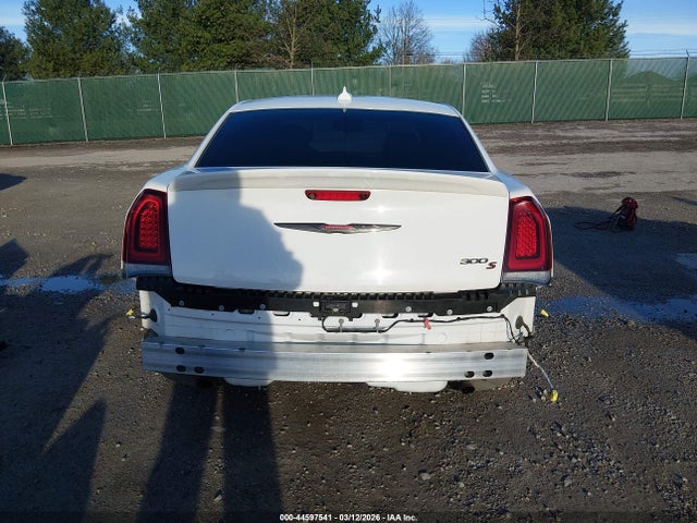 2022 Chrysler 300 S მანქანა იყიდება აუქციონზე, vin: 2C3CCABT6NH154608, აუქციონის ნომერი: 44597541