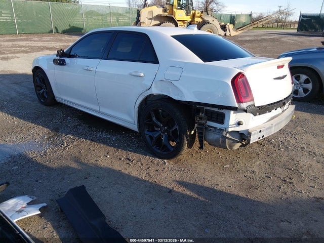 2022 Chrysler 300 S მანქანა იყიდება აუქციონზე, vin: 2C3CCABT6NH154608, აუქციონის ნომერი: 44597541