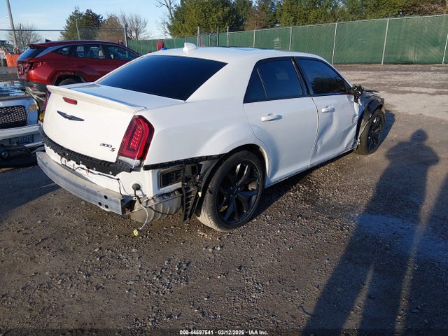 2022 Chrysler 300 S მანქანა იყიდება აუქციონზე, vin: 2C3CCABT6NH154608, აუქციონის ნომერი: 44597541