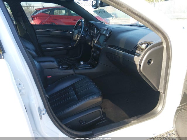 2022 Chrysler 300 S მანქანა იყიდება აუქციონზე, vin: 2C3CCABT6NH154608, აუქციონის ნომერი: 44597541