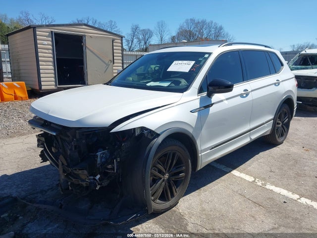 Продаж на аукціоні авто 2022 Volkswagen Tiguan 2.0t Se R-line Black, vin: 3VVCB7AXXNM136119, номер лоту: 44597550