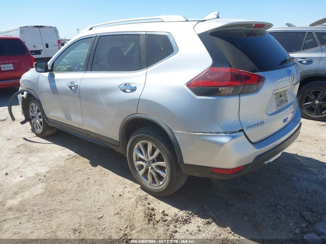 44597584 :رقم المزاد ، KNMAT2MVXJP581836 vin ، 2018 Nissan Rogue Sv مزاد بيع