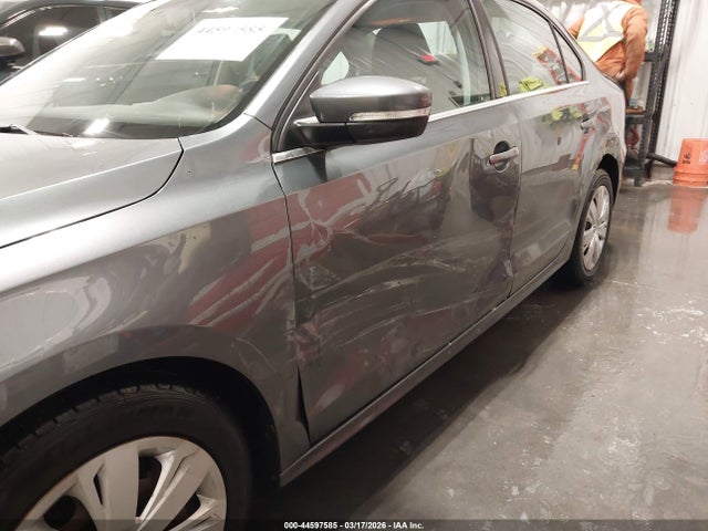 44597585 :رقم المزاد ، 3VWDP7AJ4DM414878 vin ، 2013 Volkswagen Jetta 2.5l Se مزاد بيع