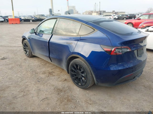 2021 TESLA MODEL Y 5YJYGAEE6MF212269 Photo 2