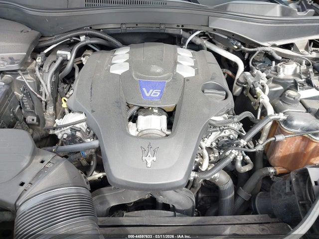2019 MASERATI LEVANTE ZN661YUS9KX315602 Photo 9
