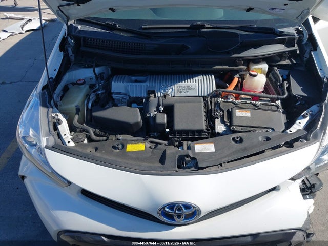 Toyota Prius V Four 2015 JTDZN3EU1FJ022047 Image 10
