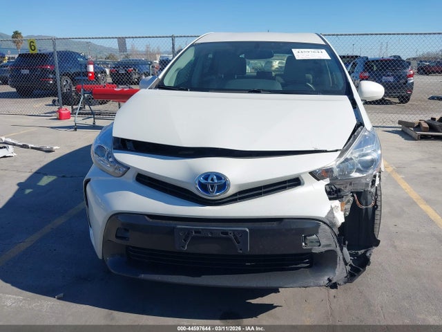 Toyota Prius V Four 2015 JTDZN3EU1FJ022047 Image 13