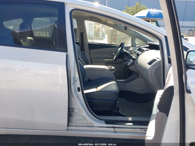 Toyota Prius V Four 2015 JTDZN3EU1FJ022047 Image 5