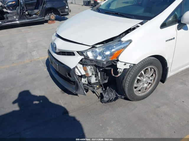 Toyota Prius V Four 2015 JTDZN3EU1FJ022047 Image 6