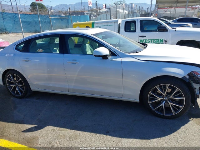 LVY982AK7JP030139 Volvo S90 T5 Momentum
