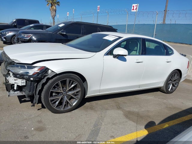 LVY982AK7JP030139 Volvo S90 T5 Momentum