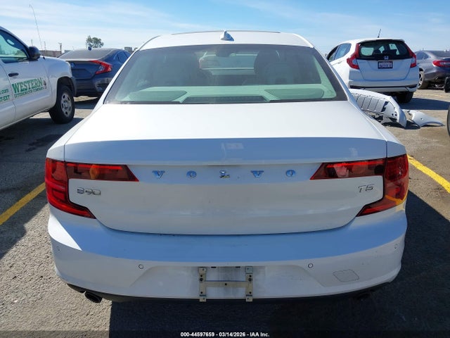 LVY982AK7JP030139 Volvo S90 T5 Momentum