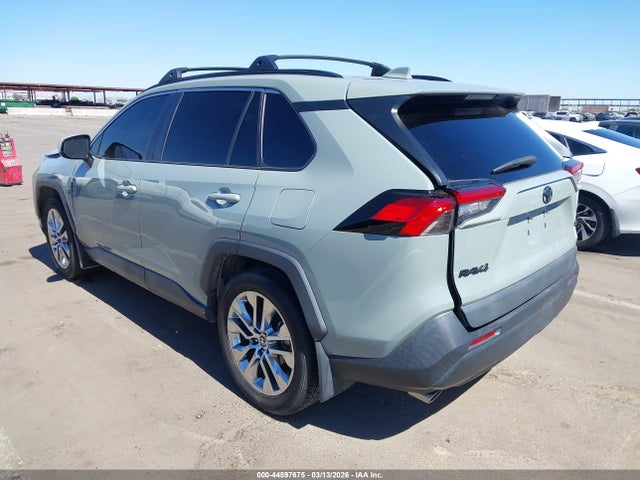 Toyota Rav4 Xle Premium 2021 2T3C1RFV4MW153600 Image 3