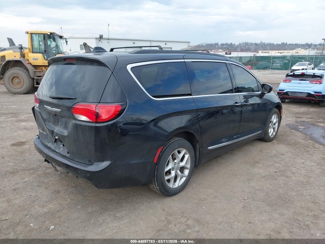 2017 CHRYSLER PACIFICA 2C4RC1BG1HR538075 Photo 3