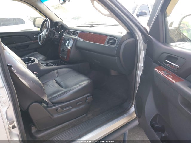 2011 CHEVROLET TAHOE 1GNSCBE01BR347878 Photo 4