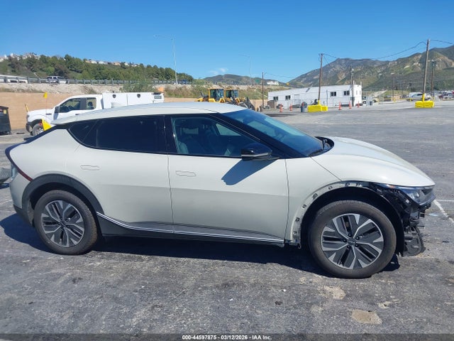 KIA Ev6 Light Long Range 2024 KNDC34LA9R5224710 Image 14