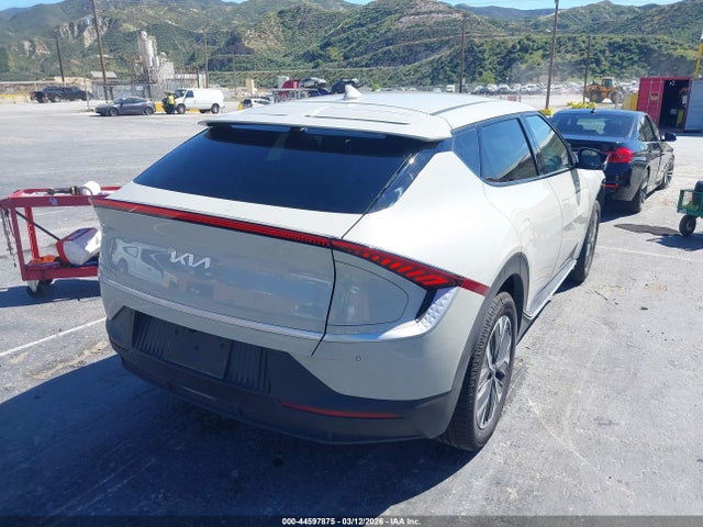 KIA Ev6 Light Long Range 2024 KNDC34LA9R5224710 Image 4