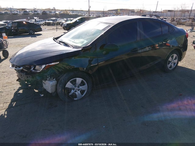 Chevrolet Cruze Ls Auto 2018 1G1BC5SM1J7242102 Image 2