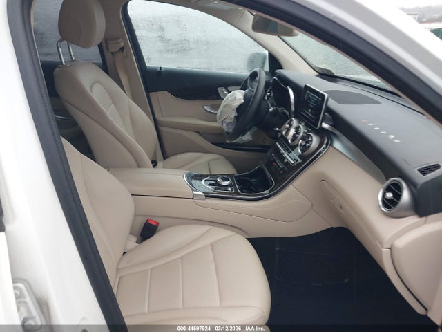 2019 MERCEDES-BENZ GLC 300 WDC0G4KBXKV153082 Photo 4