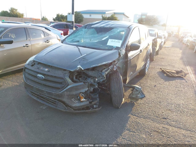 Ford ESCAPE S 2017 1FMCU0F75HUC26637 Image 2