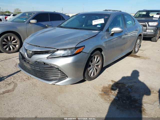 2018 TOYOTA CAMRY 4T1B11HK7JU580208 Photo 1
