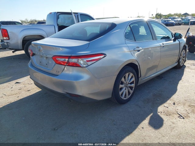 2018 TOYOTA CAMRY 4T1B11HK7JU580208 Photo 3