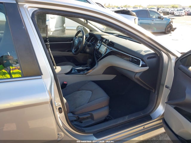 2018 TOYOTA CAMRY 4T1B11HK7JU580208 Photo 4