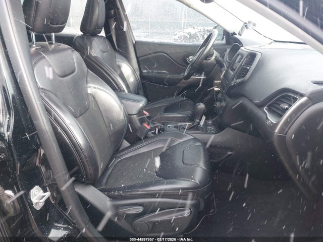 44597957 :رقم المزاد ، 1C4PJMLB6KD177275 vin ، 2019 Jeep Cherokee Latitude Plus 4x4 مزاد بيع