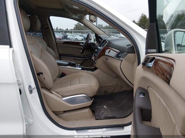 2015 Mercedes-benz Gl 550 4matic მანქანა იყიდება აუქციონზე, vin: 4JGDF7DE6FA445632, აუქციონის ნომერი: 44597994