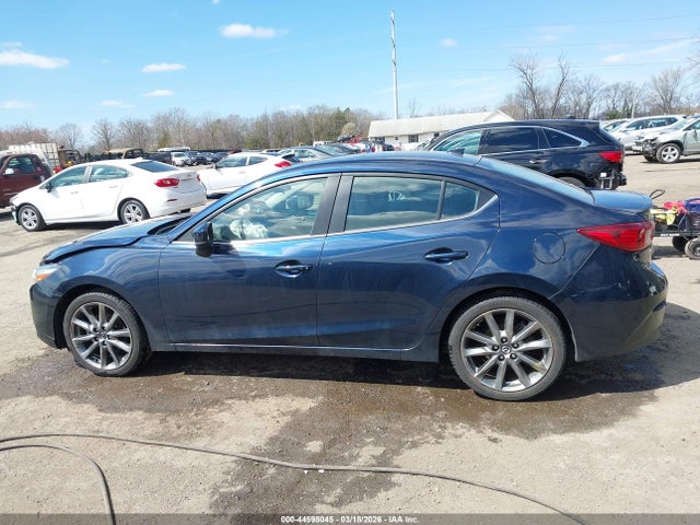 44598045 :رقم المزاد ، 3MZBN1V30JM211441 vin ، 2018 Mazda Mazda3 Touring مزاد بيع