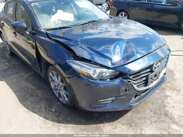 44598045 :رقم المزاد ، 3MZBN1V30JM211441 vin ، 2018 Mazda Mazda3 Touring مزاد بيع