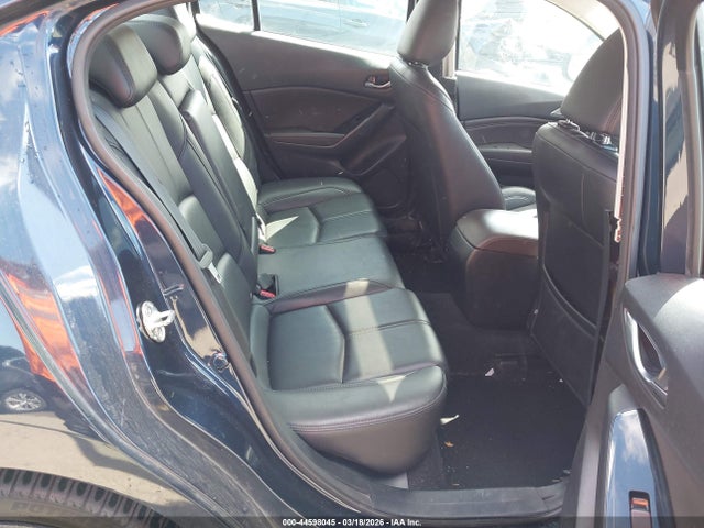 44598045 :رقم المزاد ، 3MZBN1V30JM211441 vin ، 2018 Mazda Mazda3 Touring مزاد بيع