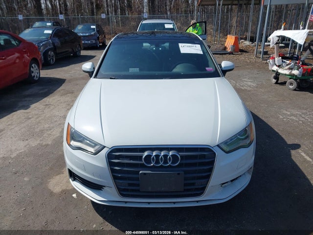 44598051 :رقم المزاد ، WAUEFGFF0F1017843 vin ، 2015 Audi A3 2.0t Premium مزاد بيع