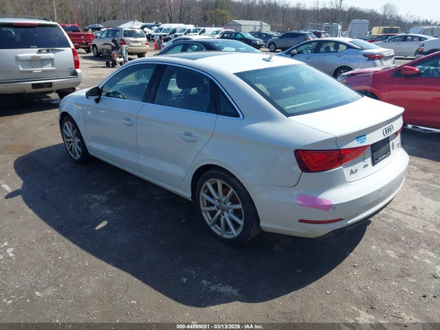 2015 AUDI A3 WAUEFGFF0F1017843 Photo 2