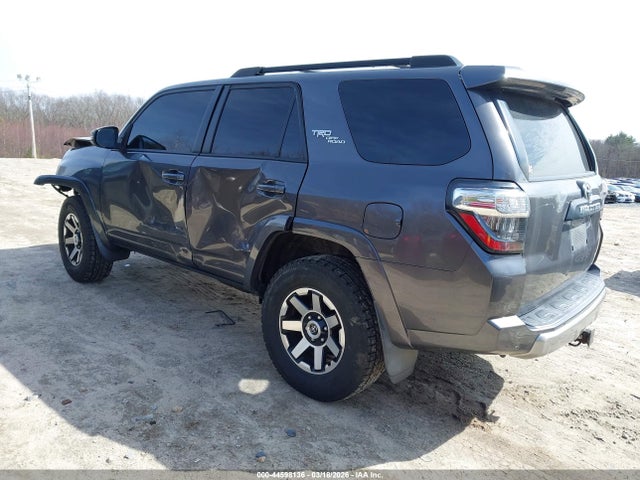 2019 TOYOTA 4RUNNER JTEBU5JR8K5693781 Photo 2