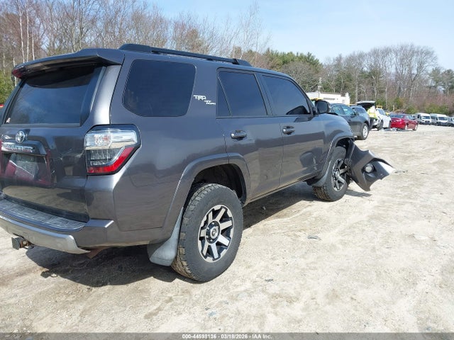 2019 TOYOTA 4RUNNER JTEBU5JR8K5693781 Photo 3