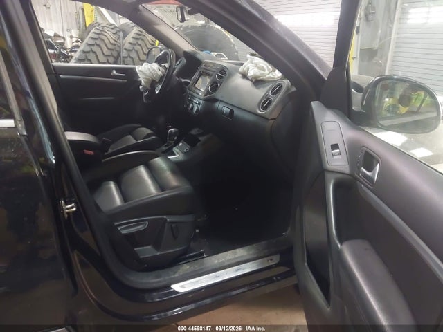 44598147 :رقم المزاد ، WVGBV7AX8GW092668 vin ، 2016 Volkswagen Tiguan R-line مزاد بيع