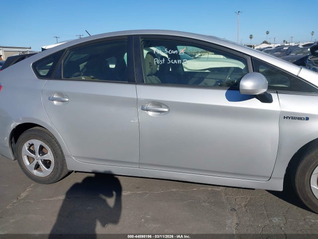 Toyota Prius Two 2015 JTDKN3DU9F1918907 Image 14