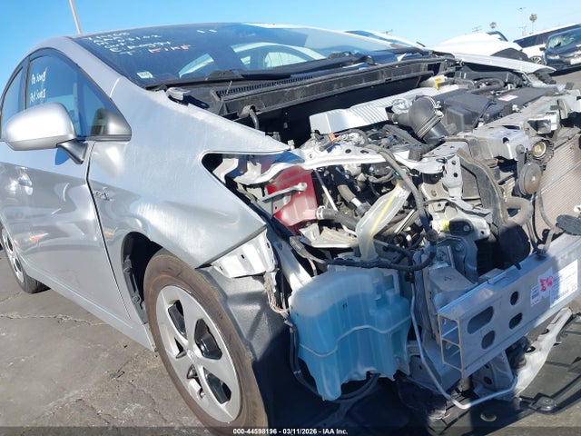 Toyota Prius Two 2015 JTDKN3DU9F1918907 Image 18