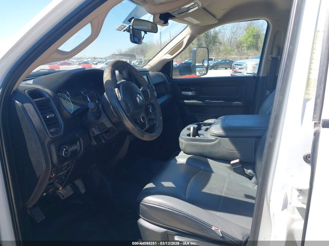 3C7WRSCJ7KG561085 RAM 3500 Chassis Tradesman/slt/laramie/limited