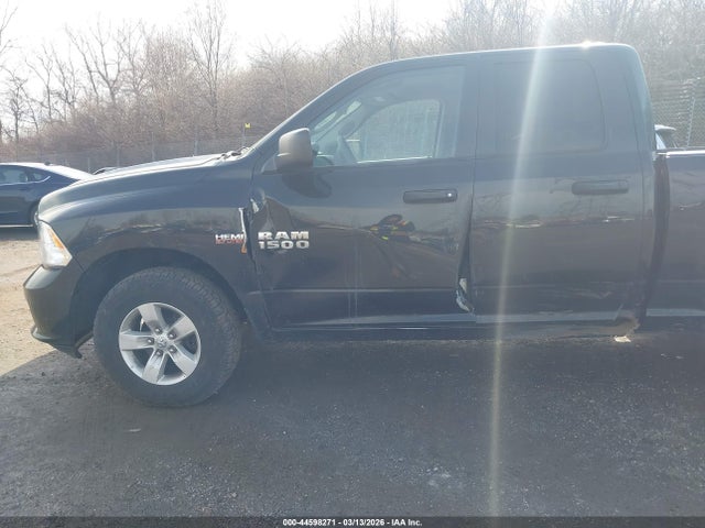 Продажа на аукционе авто 2017 Ram 1500 Express  4x4 6'4 Box, vin: 1C6RR7FT3HS760308, номер лота: 44598271