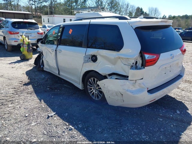 5TDYZ3DC7KS998999 Toyota Sienna Xle 8 Passenger