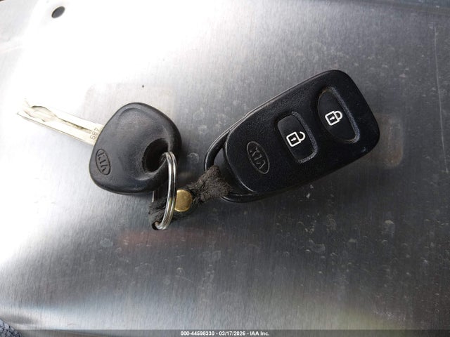 2011 KIA SORENTO 5XYKT3A10BG102999 Photo 10