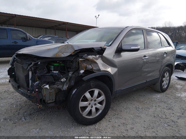 2011 KIA SORENTO 5XYKT3A10BG102999 Photo 1