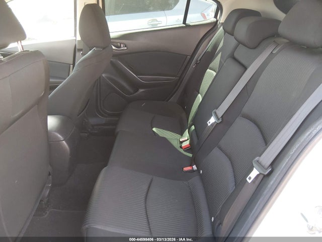 3MZBM1L77GM318309 Mazda Mazda3 I Touring