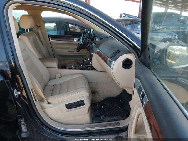 2005 Volkswagen Touareg V8 მანქანა იყიდება აუქციონზე, vin: WVGZM77L55D053308, აუქციონის ნომერი: 44598467